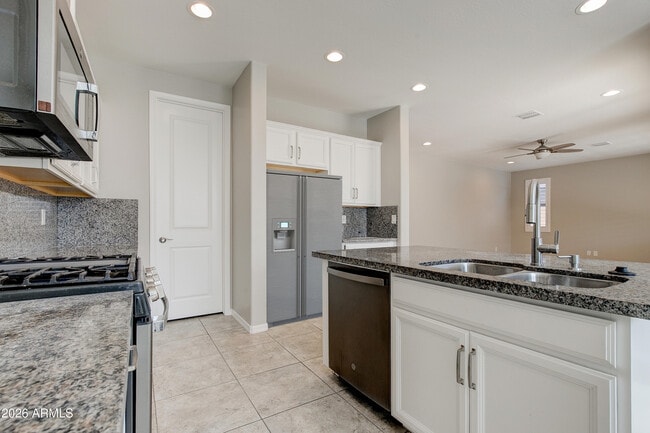 Building Photo - 17435 W Georgia Dr