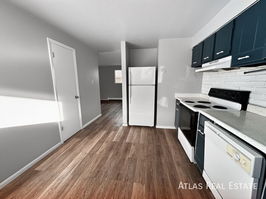 Building Photo - 2855 W Montebello-2