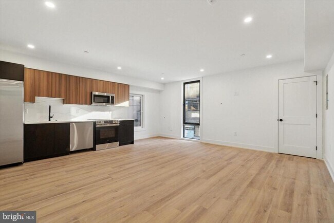 Building Photo - 808 N 3rd St