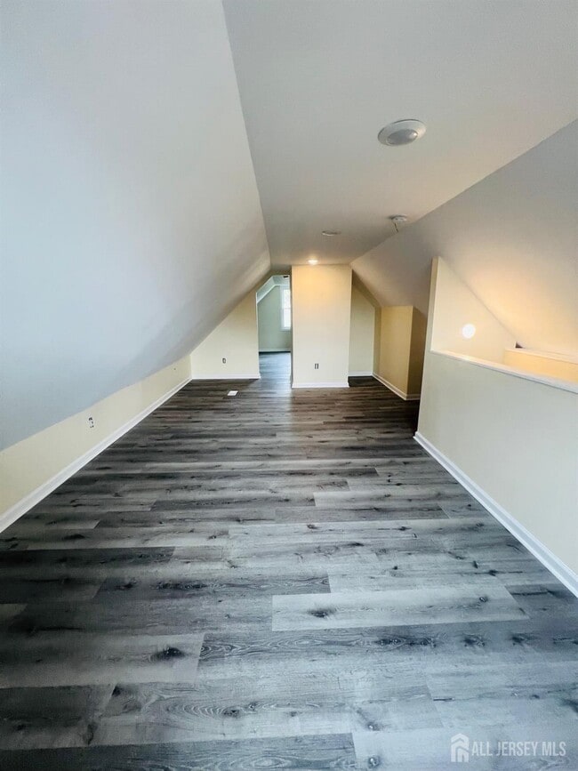 Building Photo - 362 Lawrie St