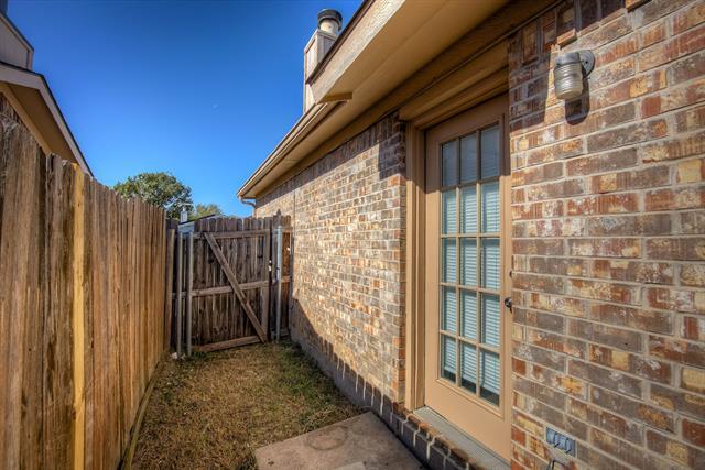 Building Photo - 8108 Spruce Valley Dr