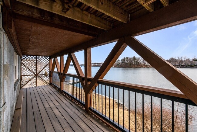 Building Photo - 157 Lake Ave