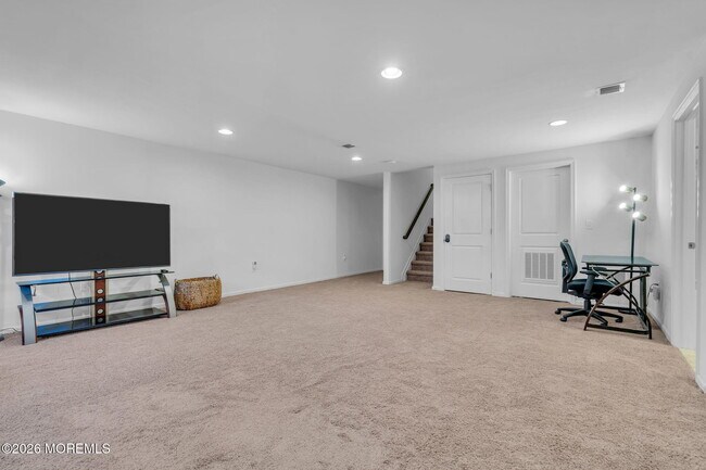 Building Photo - 2 Malcolm Way