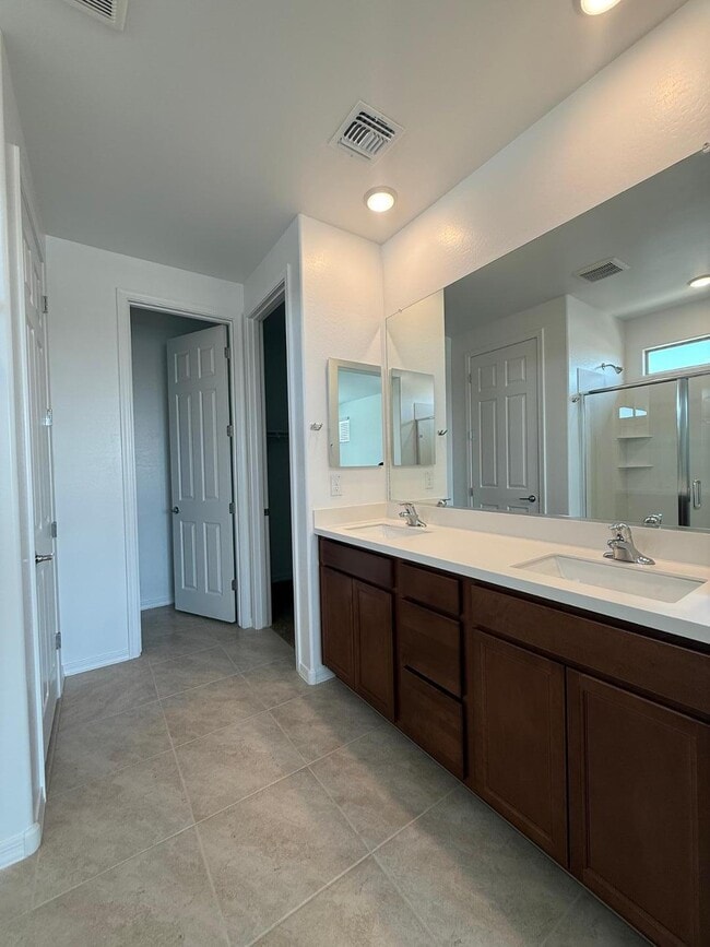 Building Photo - 24245 W Raymond St