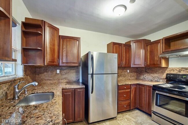 Building Photo - 2 br, 1 bath House - 571 NE 110th Ter