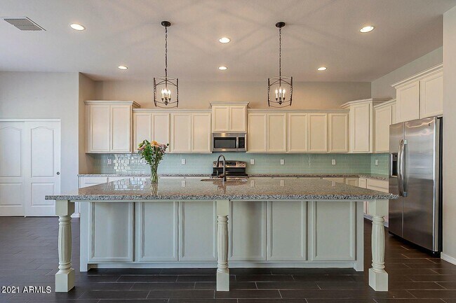 Building Photo - 22442 E Pecan Ln