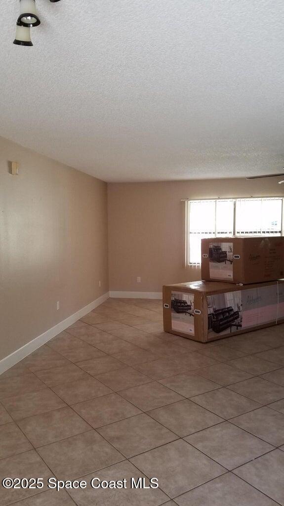 Building Photo - 4655 Seville Ave
