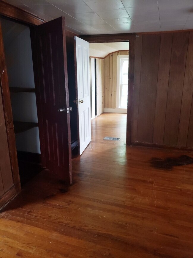 Building Photo - 409 Hendry St