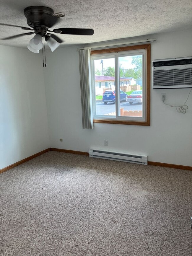 Building Photo - 36 Meadowview Terrace