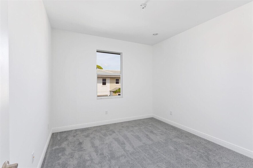 Building Photo - 6990 Pines Cir