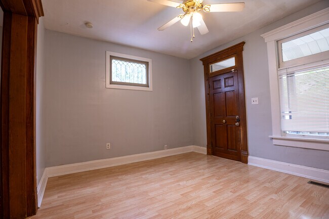 Building Photo - 796 Ebner St