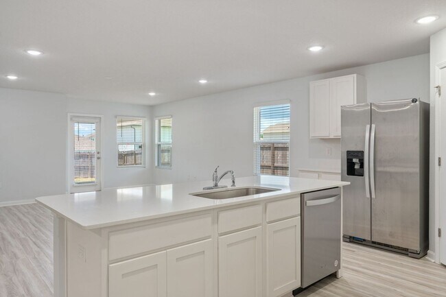 Building Photo - 522 Mary Lou Way