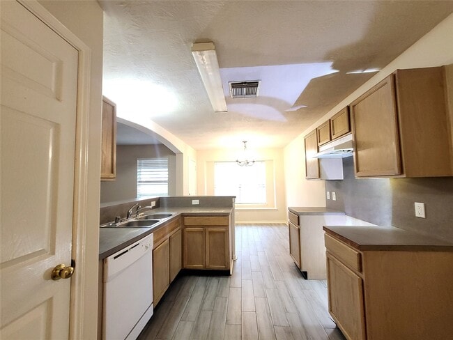 Building Photo - 14034 Maximos Dr