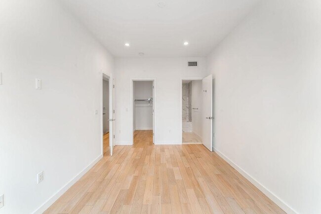 Building Photo - 355 Claremont Ave