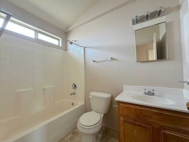 Building Photo - 14064 Tierra Halcon Dr