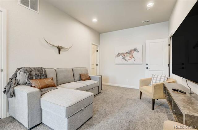 Building Photo - 2220 E La Salle St