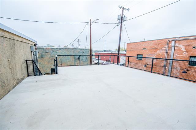 Building Photo - 110 W Knox St