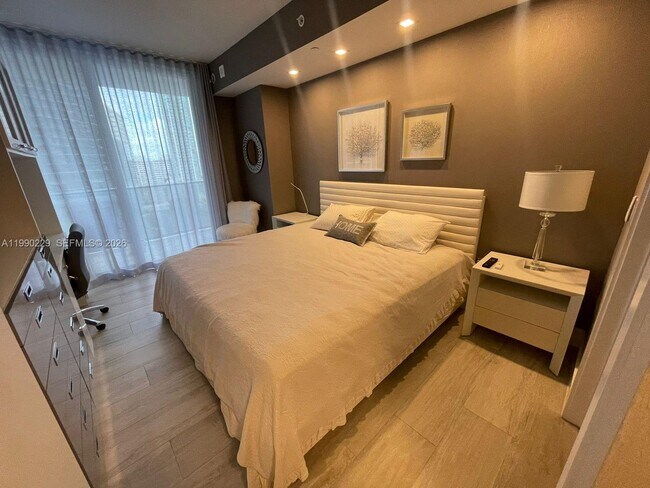 Building Photo - 45 SW 9th St