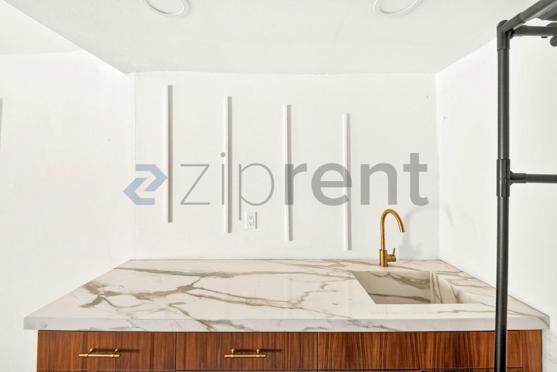 Building Photo - 6415 Madden Ave