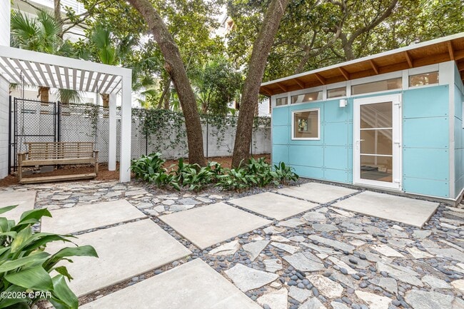 Building Photo - 2979 S County Hwy 395