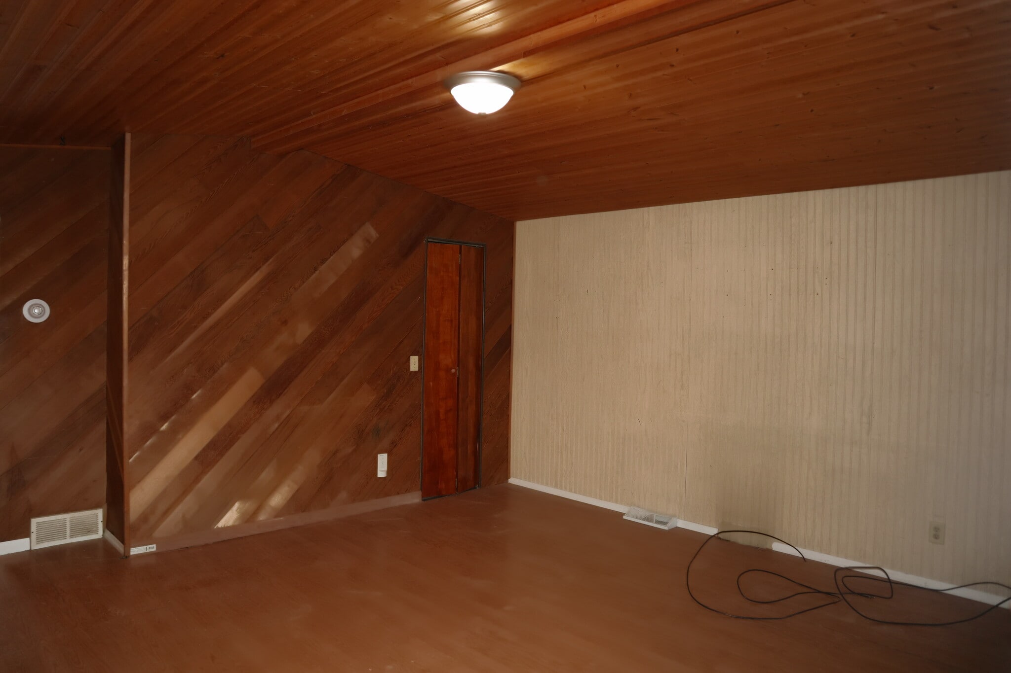 Building Photo - 504 Underwood Ave