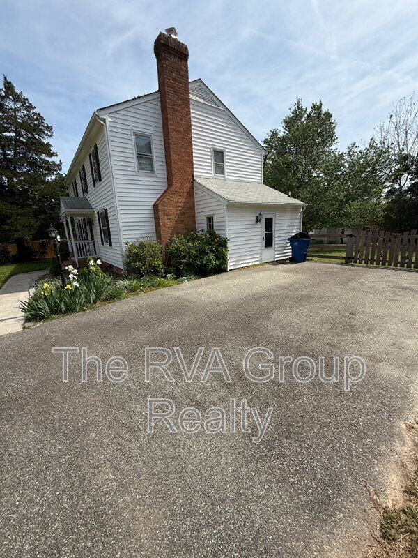 Building Photo - 10075 Aragon Dr