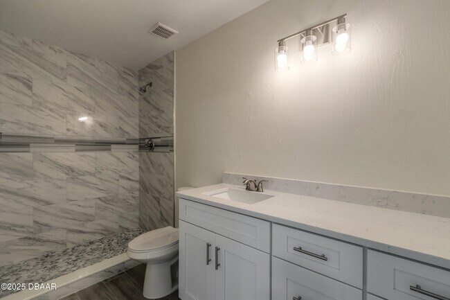 Building Photo - 1431 Victory Palm Dr