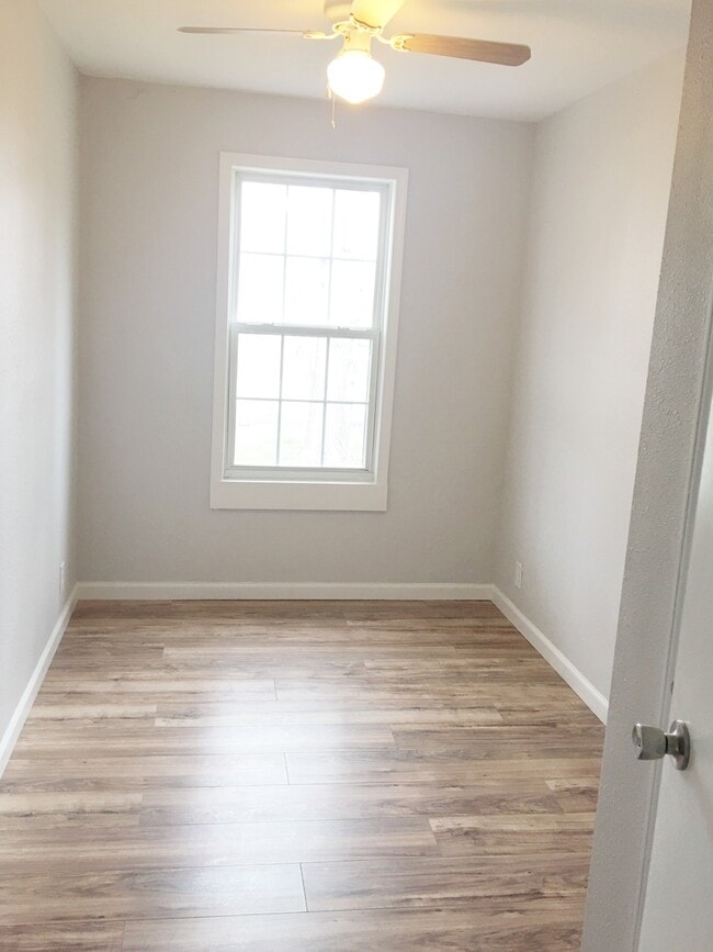 Building Photo - For Rent...4764 Warnock Ave, Granite City