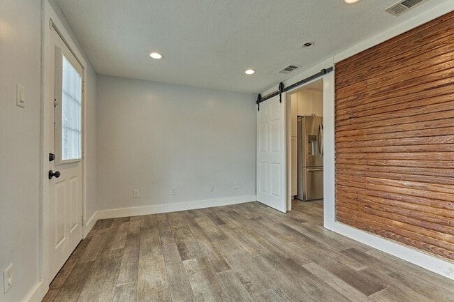 Building Photo - 711 Granberry St