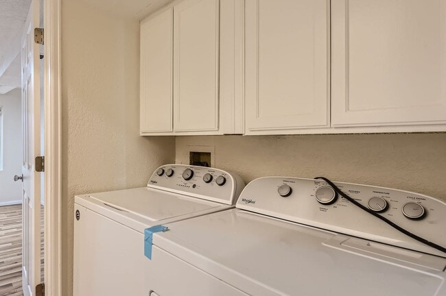 Building Photo - Home for Rent- Aurora - 80012