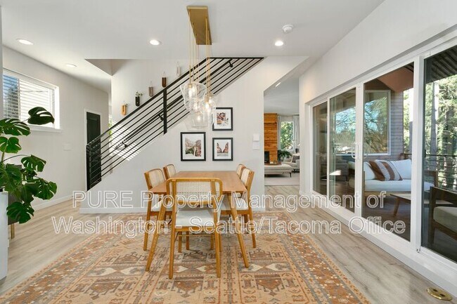Building Photo - 7229 Turquoise Dr SW