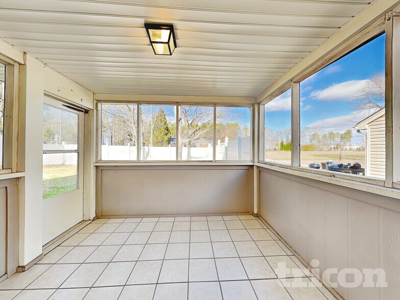 Building Photo - 124 Grayland Rd