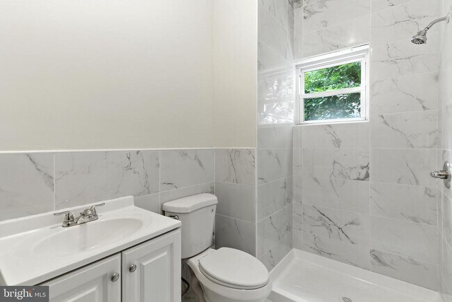 Building Photo - 22 N 53rd St