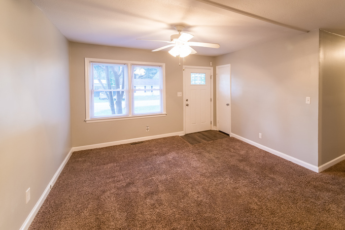 Building Photo - 532 Amy Dr