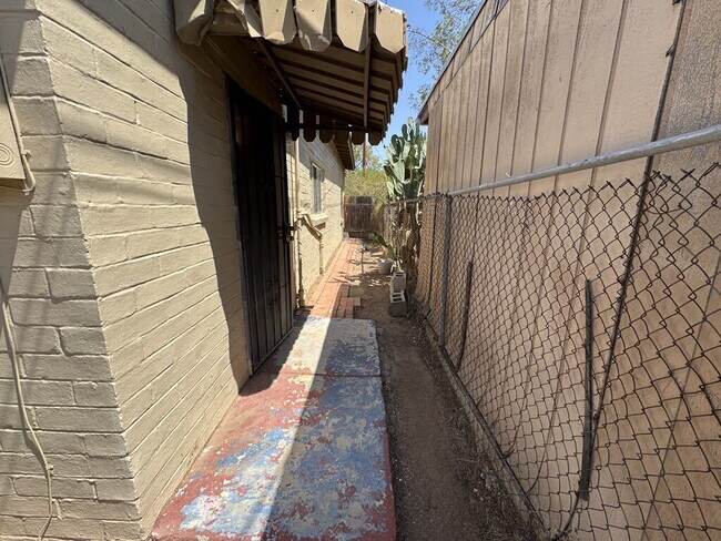 Building Photo - 2 Bedroom in central Tucson