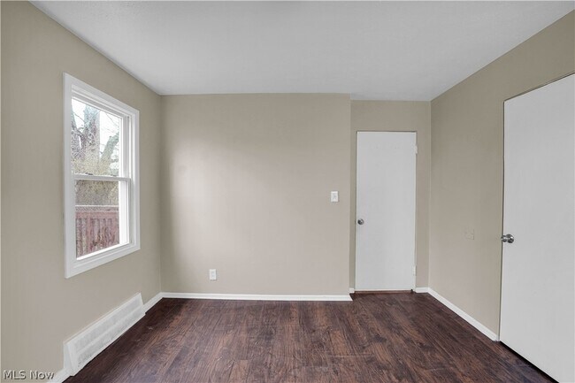 Building Photo - 18721 Fairway Ave