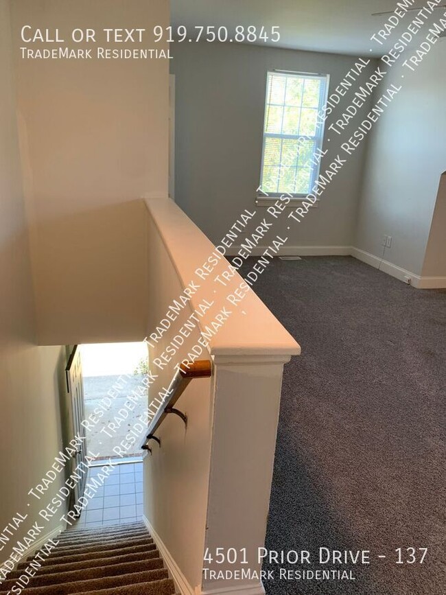 Building Photo - 1 Bedroom 1.5 Bathroom Townhome in Myrtle ...