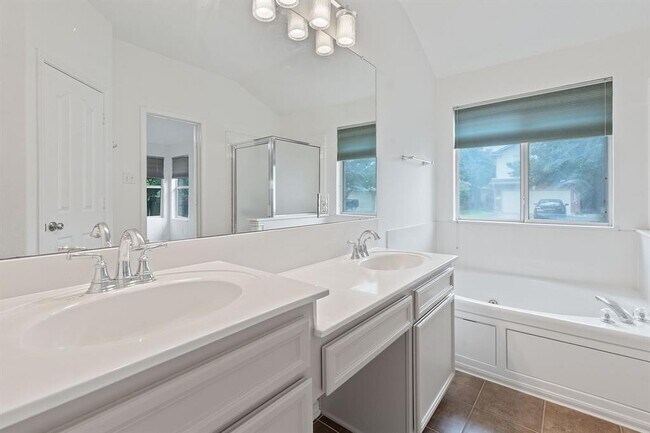 Building Photo - 909 Saba Cove