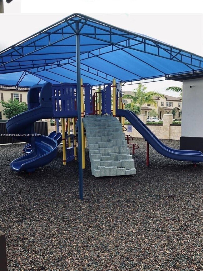 Building Photo - 17120 SW 95th Terrace