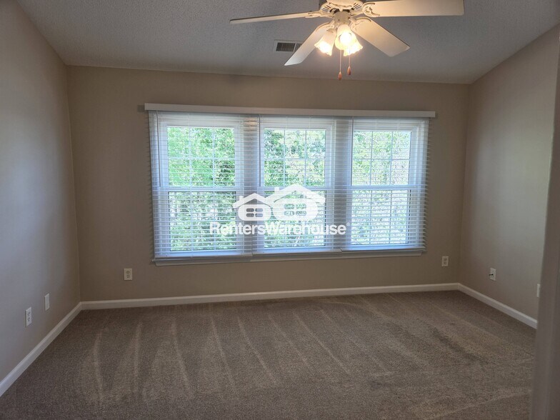 Building Photo - 57 Highoak Dr