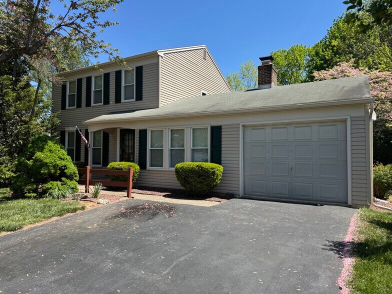 Front - 2781 Cobblestone Ln