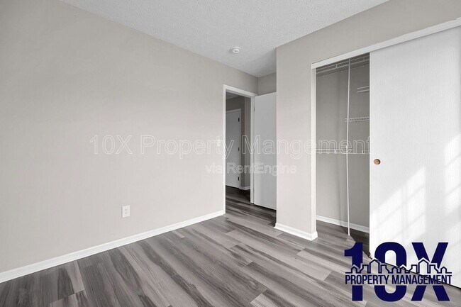 Building Photo - 1080 Viewpointe Dr