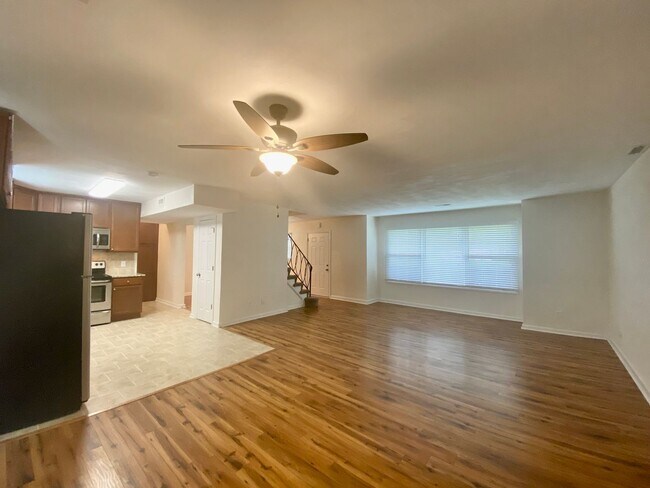 Building Photo - Ready 07-10-26! Great 3-bedroom home in Aragona Village! Stainless Steel Appliances, Granite Coun...