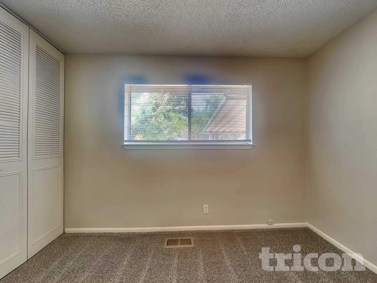 Building Photo - 1270 Kings Row