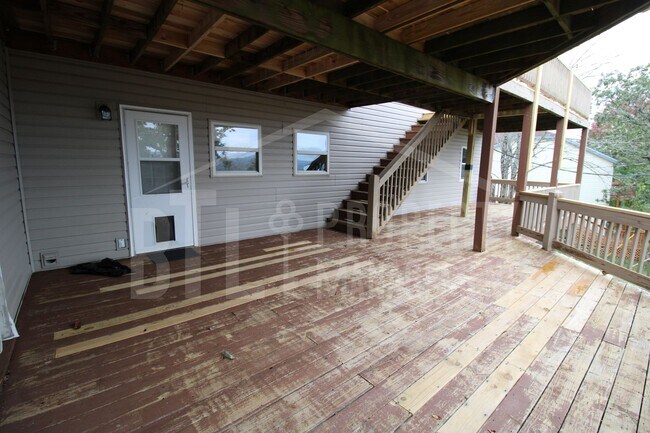 Building Photo - Beautiful Duplex in Kimberling City - Utilities included!