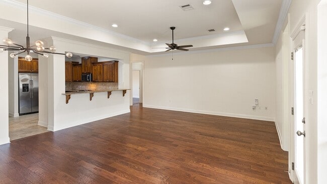 Building Photo - 3 Bedroom House in Gated Community with Community Pool