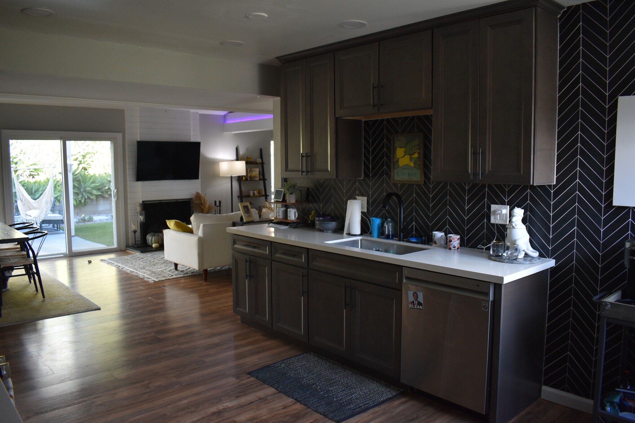 Building Photo - 6671 Jackson Dr