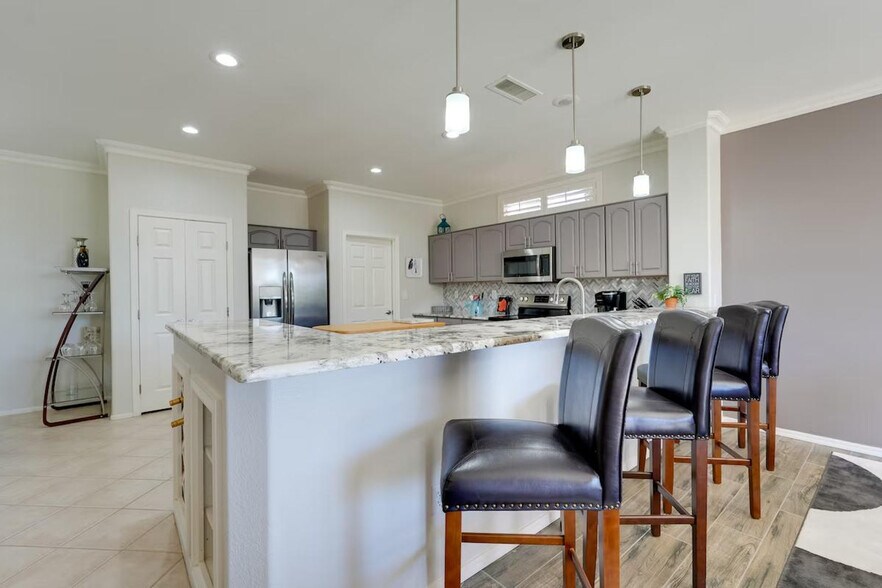 Building Photo - 16431 W Boulder Vista Dr