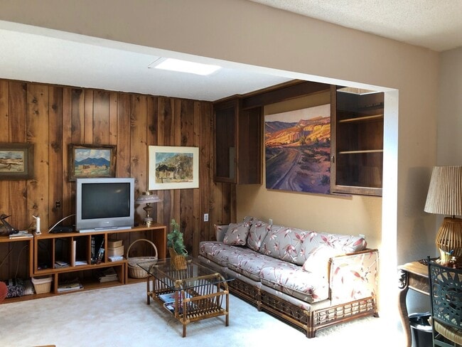 Building Photo - Lovely Home in 45+ Active Adult Community of Leisure World Available May through October 2026!