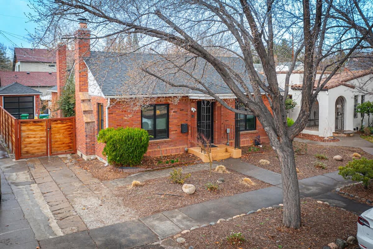 Building Photo - 622 Manor Dr